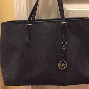 Meet your Posher, Lily